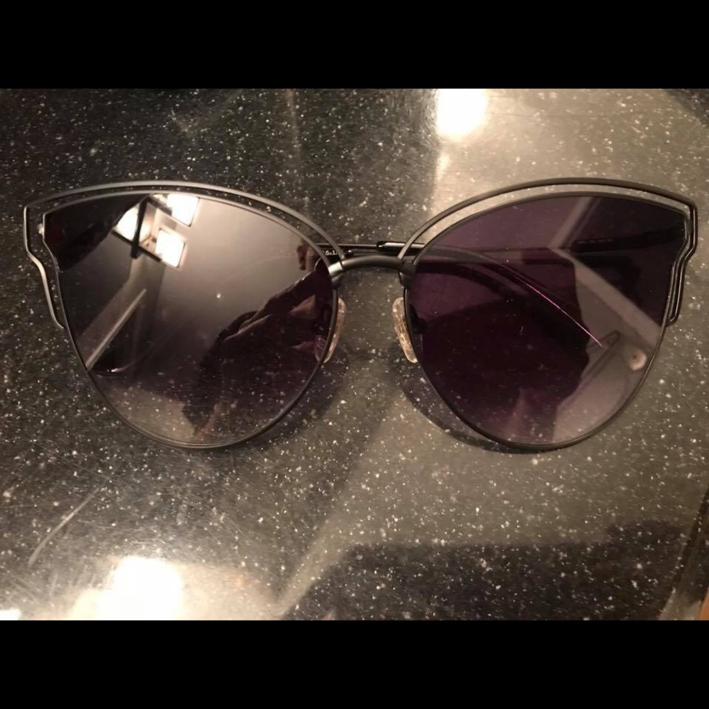 Sunglassses